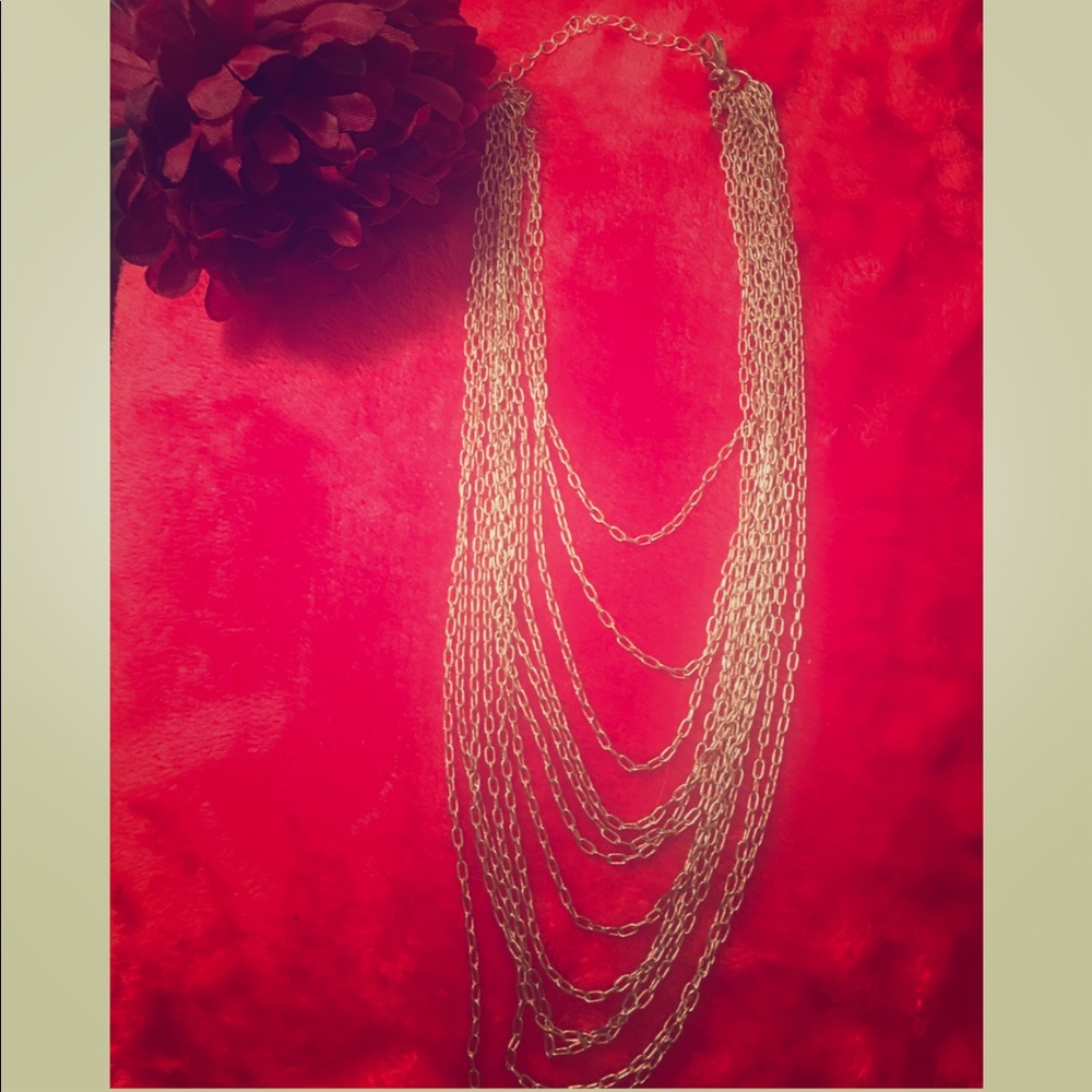 CHAIN LAYERED NECKLACE